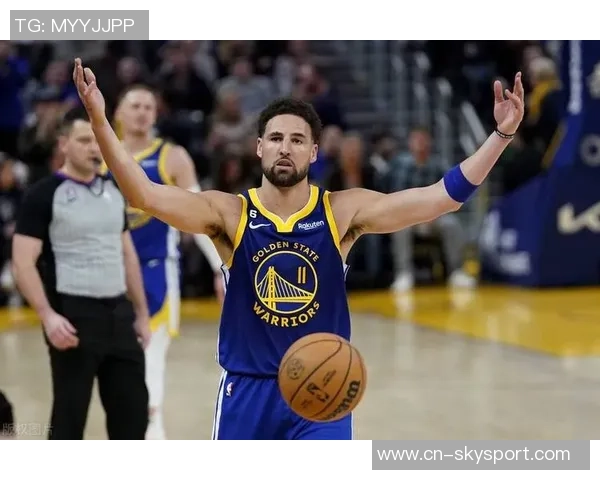 克莱汤普森:勇士队的三分射手与坚韧精神的完美结合 克莱汤普森:勇士队的三分射手与坚韧精神的完美结合